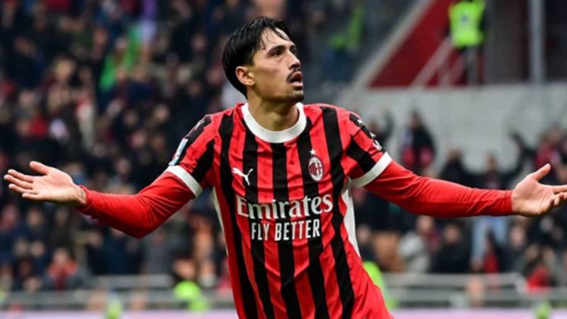 cau-thu-tijjani-reijnders-ac-milan-ha-lan