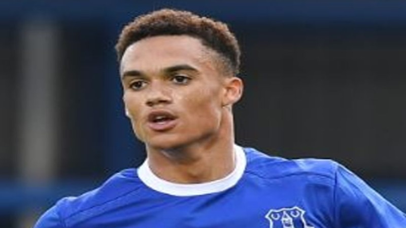 thong-tin-cau-thu-antonee-robinson-1